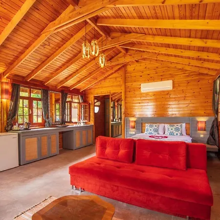 The Bay Club Яниклар