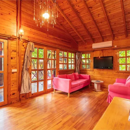 Курортный комплекс The Bay Club