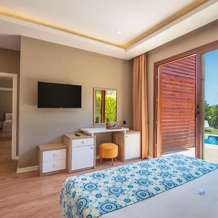 The Bay Club Курортный комплекс 5*