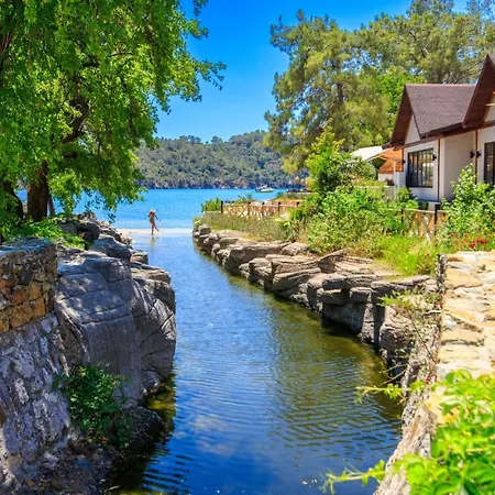 Курортный комплекс The Bay Club