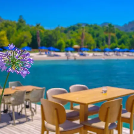 Курортный комплекс The Bay Club Яниклар