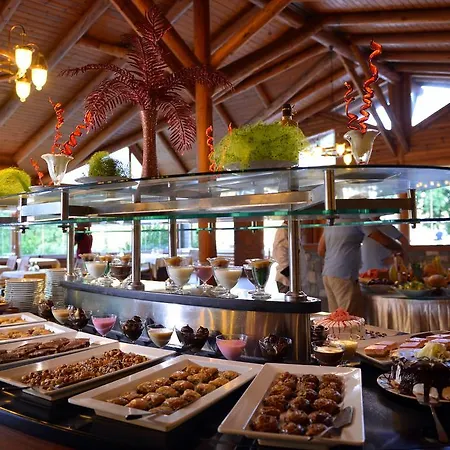 The Bay Club Яниклар