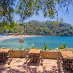 Resort The Bay Club